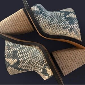 Dolce Vita  Stylish Snake Print Women's Shoes size 8.5